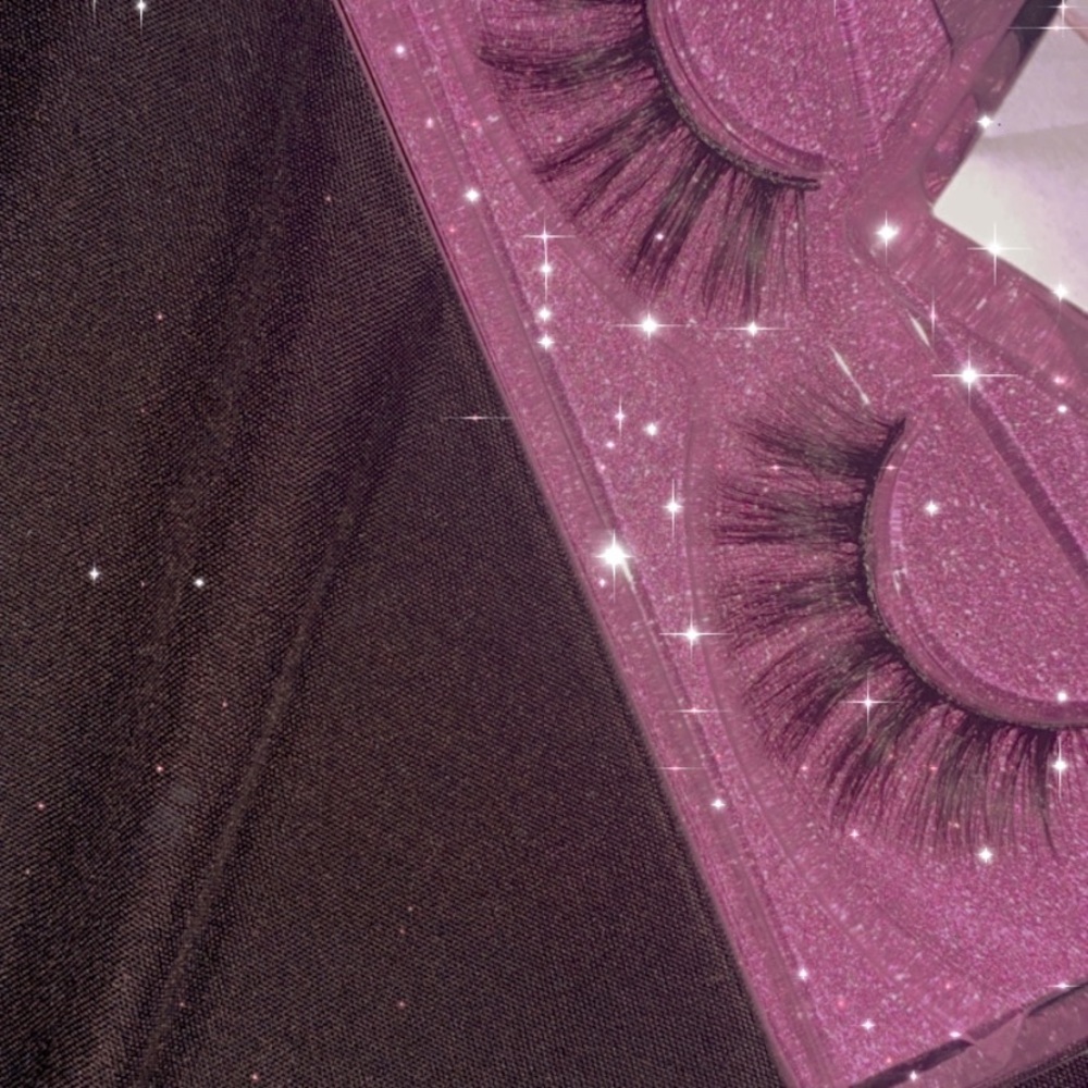 Lashes - Picture 6 of 7